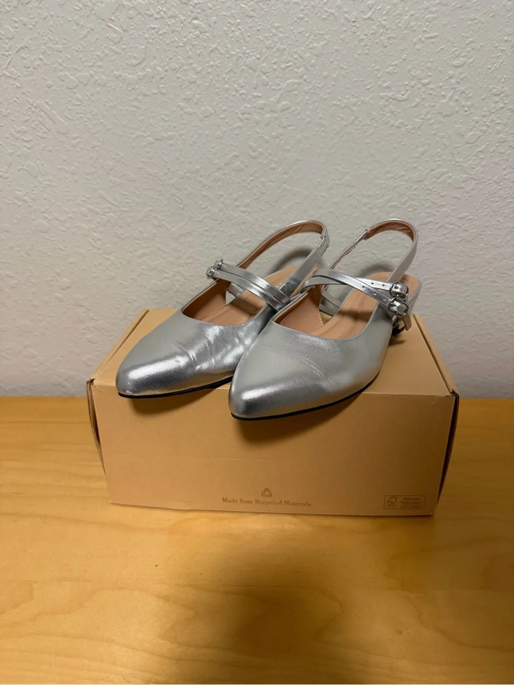 Aria double strap silver women’s size 7 wide mini heel silver shoes